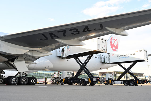 未来が過去になっていく瞬間」JAL 777-300ER、きれいな姿で初退役 4