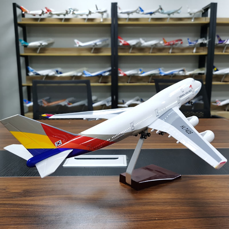 Asiana Airlines Boeing 747 Airplane Model (1/160 Scale - 47CM