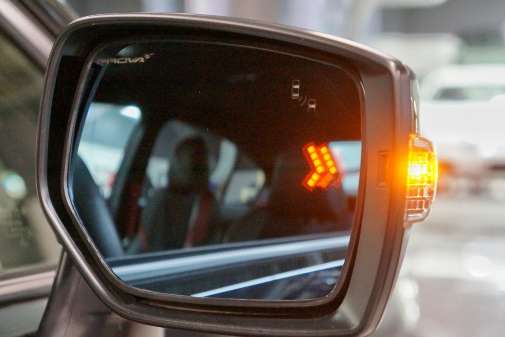 WRX STiにPROVAカラードファンクショナルドアミラー | A PIT AUTOBACS