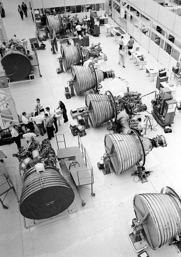 J2エンジン | サターンVブースター | アポロ マニアックス