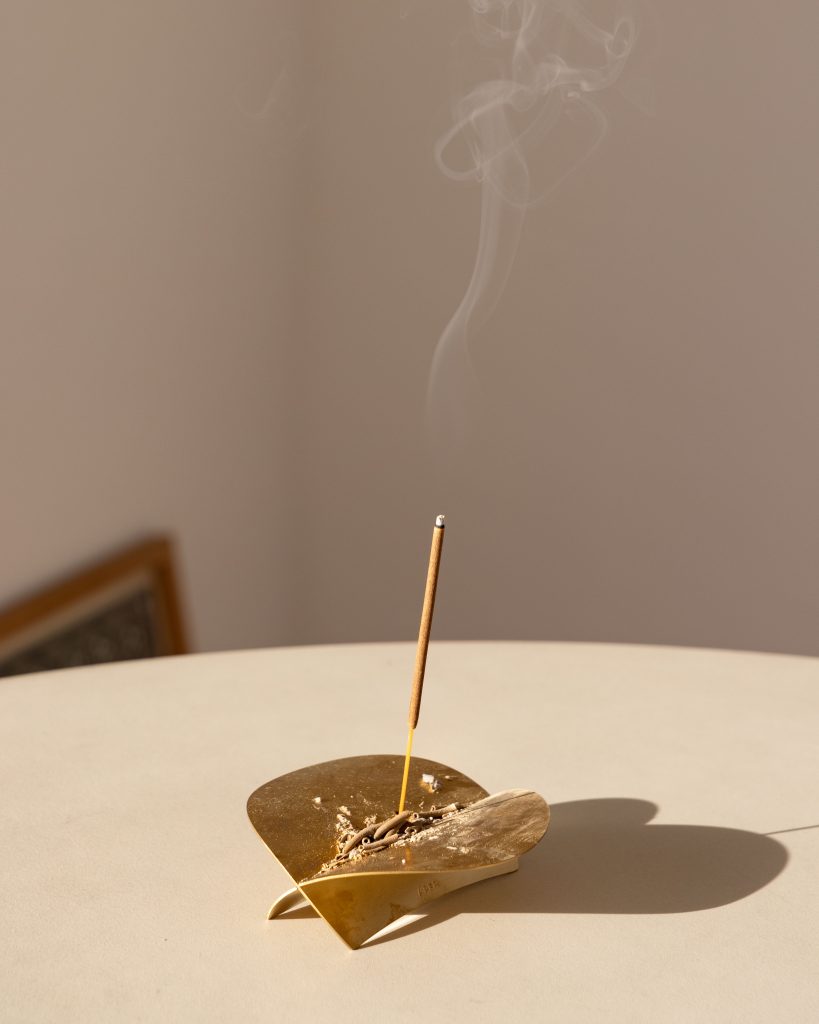HOW TO USE / Brass Incense Holder – APFR｜アポテーケ フレグランス