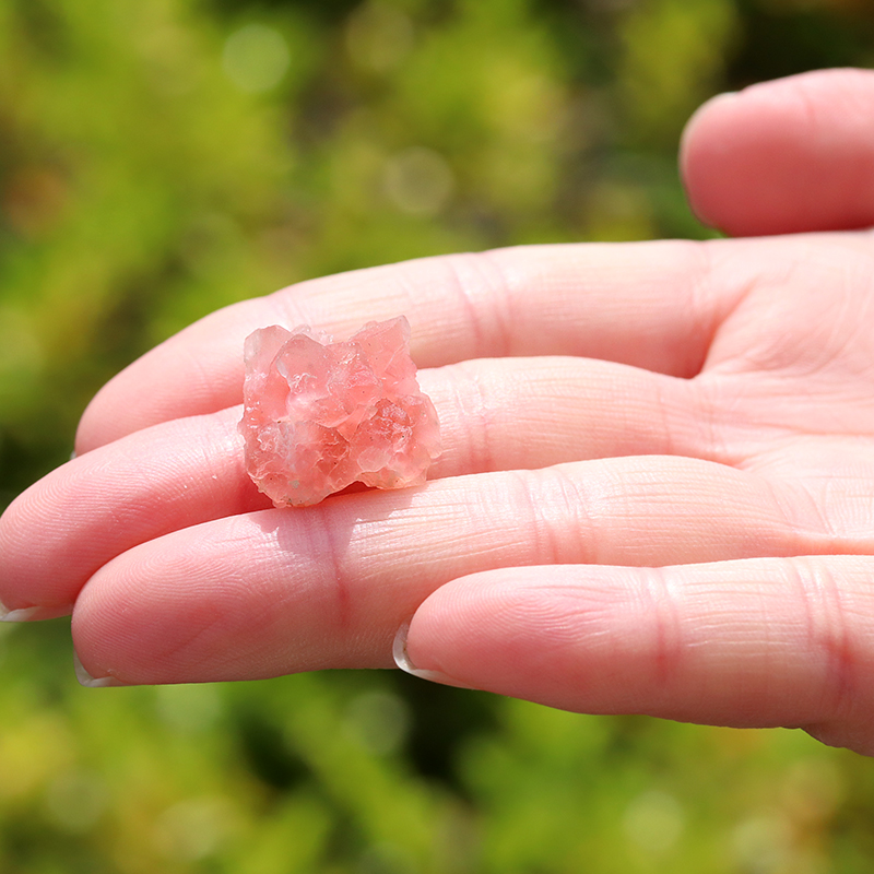 超入手困難！フランス・モンブラン産ピンクフローライト原石-006水晶