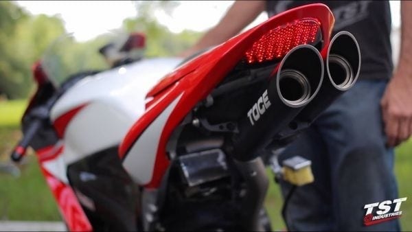 TOCE Performance 目立ち度抜群な CBR600RR用 マフラー(07-22)｜AxxL