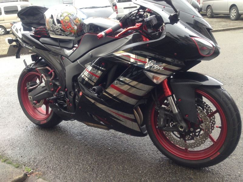 ZX-6R(08)に社外トップブリッジと軽くなるクラッチレバー装着| AxxL