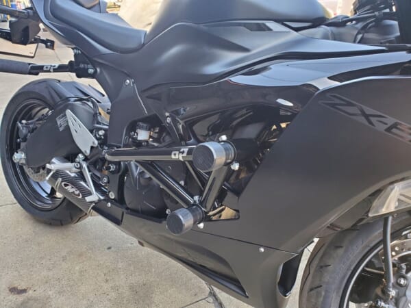 ZX-6R (24-) - 考え抜いた本気モデルスタントケージ｜AxxL