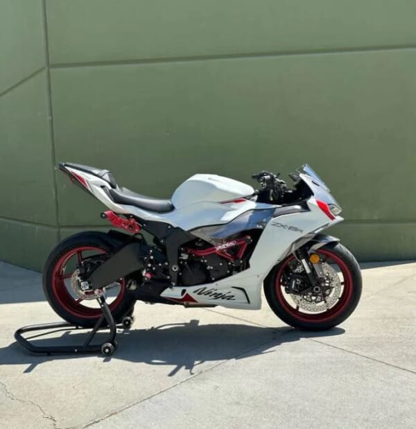 ZX6R (24) デザインが美しい IMPAKTECH製 スタントケージ｜AxxL