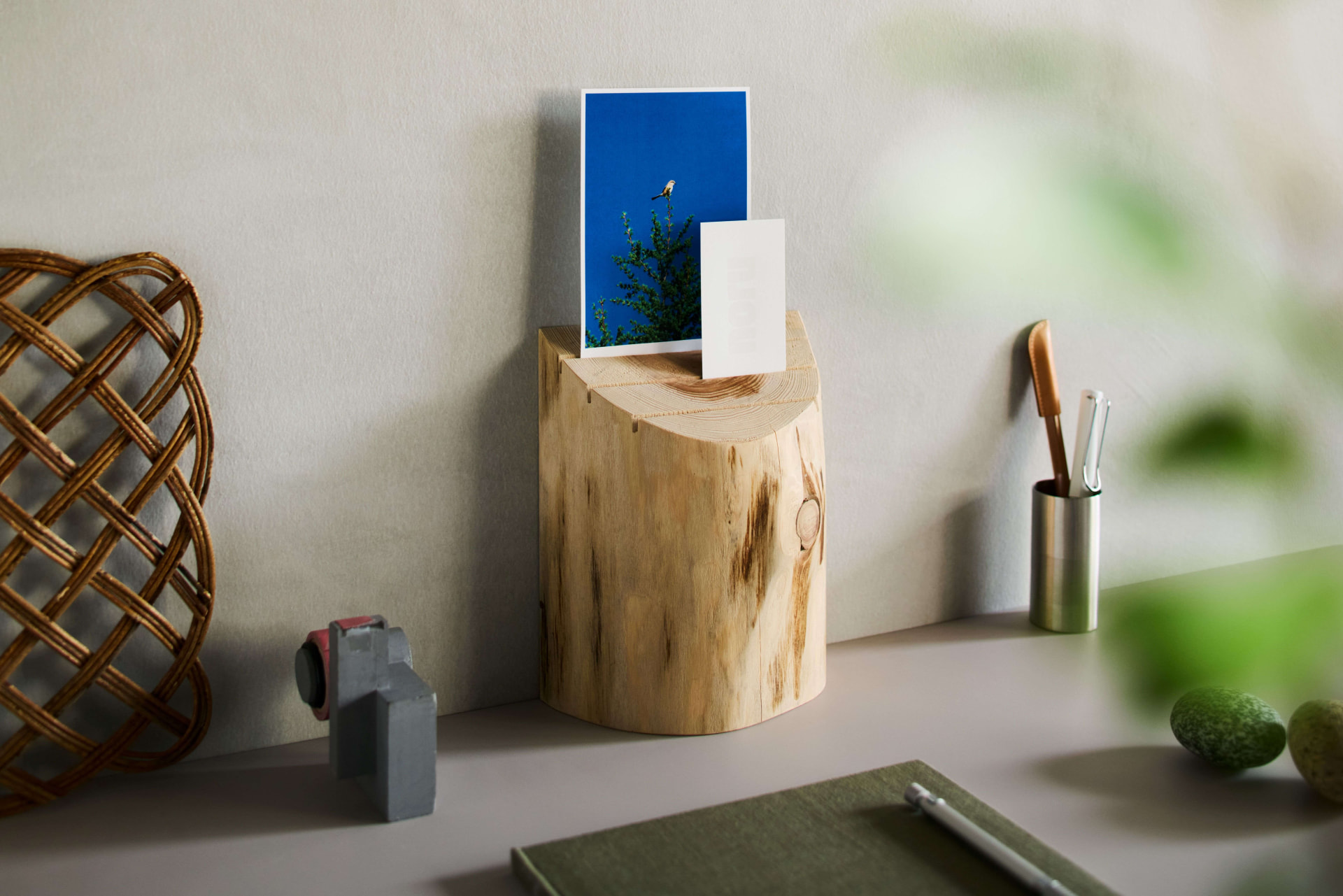 育林職人が手がけるプロジェクト「UERUT」 森の材でつくった木工