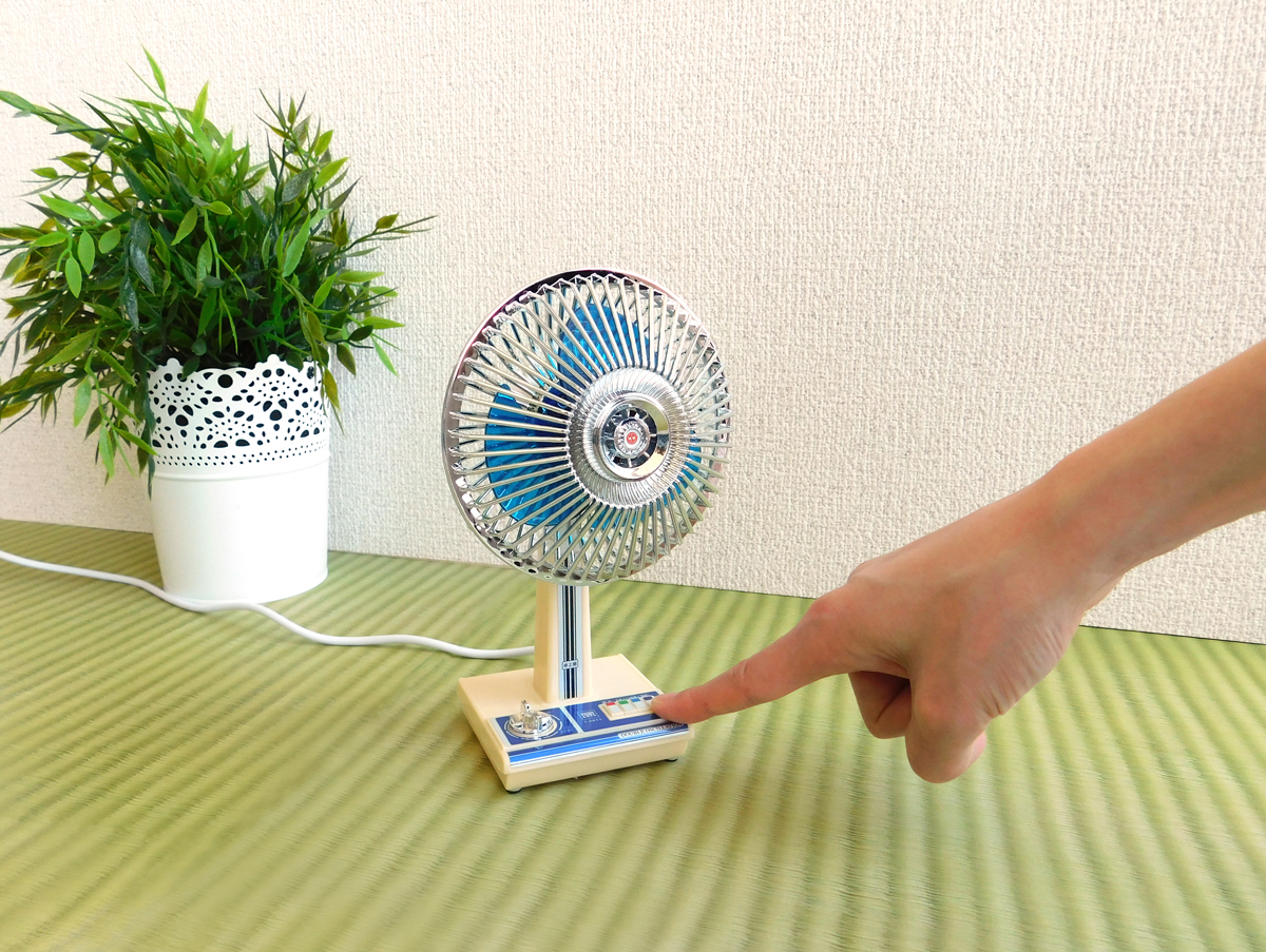 ミニチュア昭和家電ガジェット「ザ・昭和シリーズ」 懐かしい風を