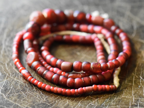 ホワイトハーツ一連 カテゴリ商品一覧｜アンティークビーズ、とんぼ玉