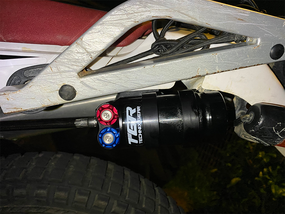 Technixのフォークスプリング（ハードスプリング Front 4.6N/mm）と