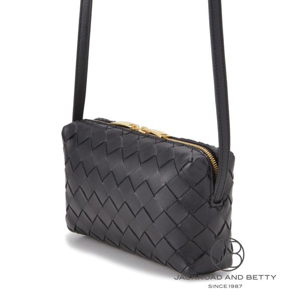 イントレチャート ショルダー バック ブラック 黒[609407 VCPP5 8648