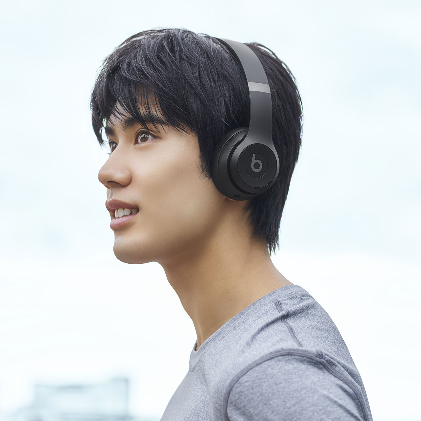 Beats Solo 4 - オンイヤーワイヤレスヘッドフォン - マットブラック