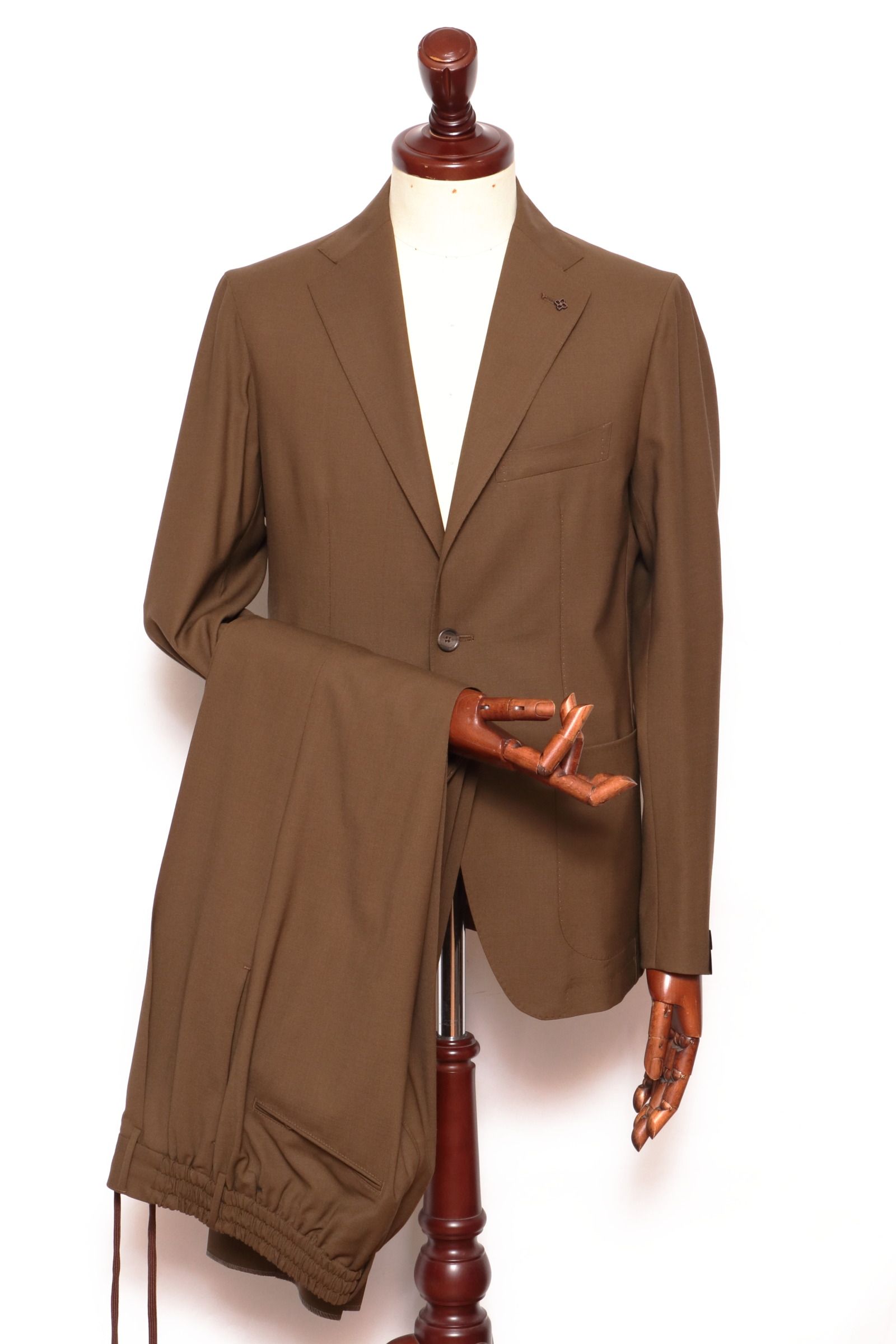 TAGLIATORE - A-DAKKAR ストレッチ ウール 2Bスーツ(シャーリング