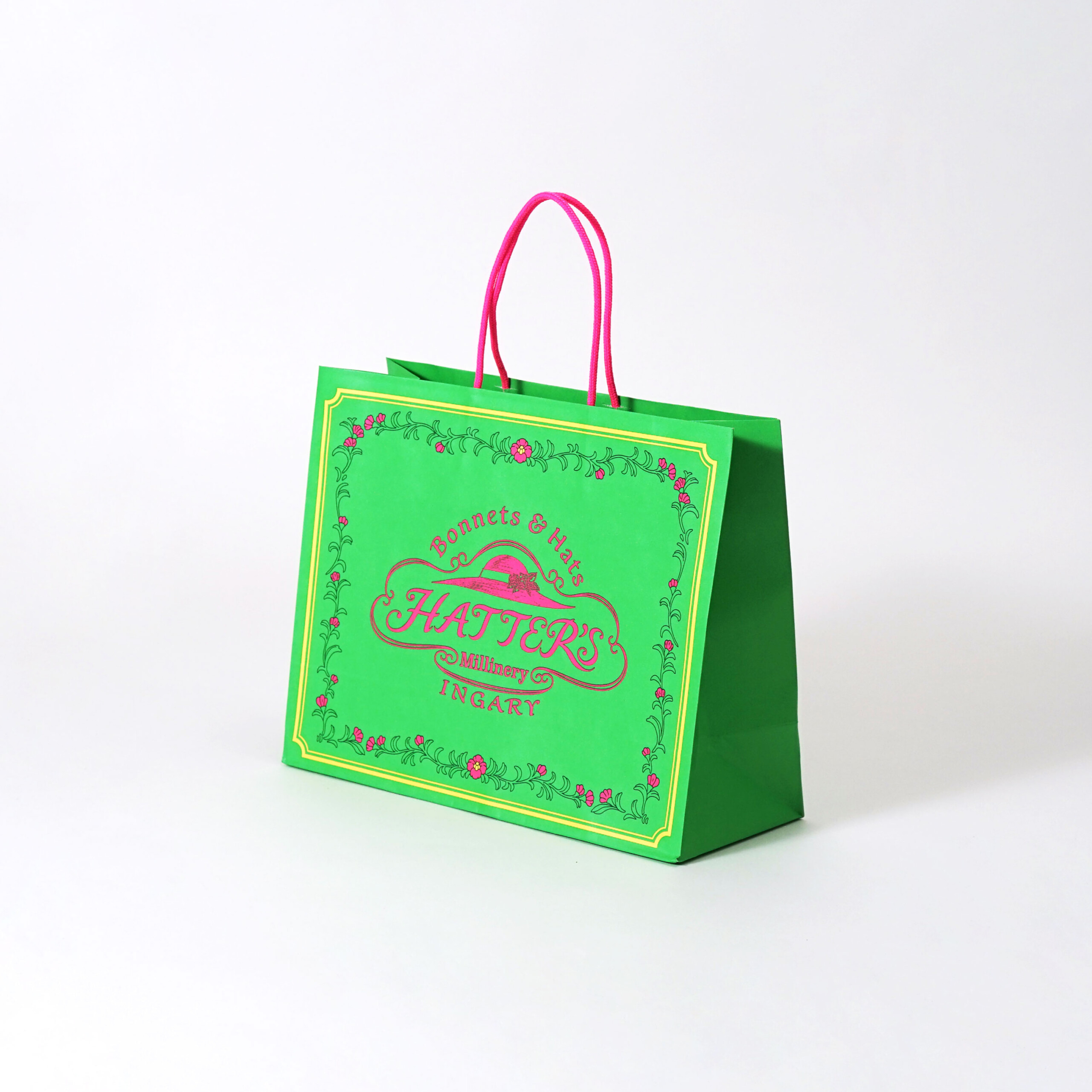 子どもから大人まで楽しめる有名テーマパークのオリジナル紙袋三選【No