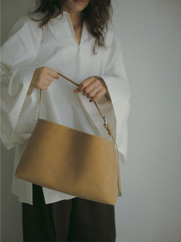 ETRE TOKYO ナローショルダーランドスケープレザーバッグ ELENDEEKetc