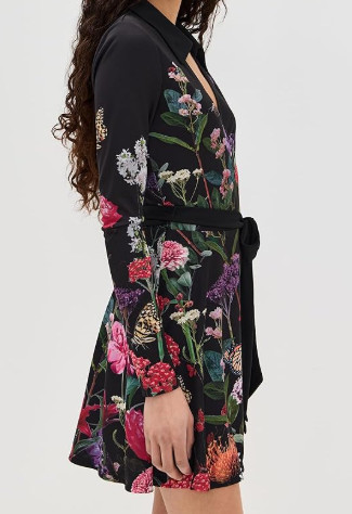 花柄 ミニドレス ブラック｜Alice + Olivia Millicent｜ドラマ使用