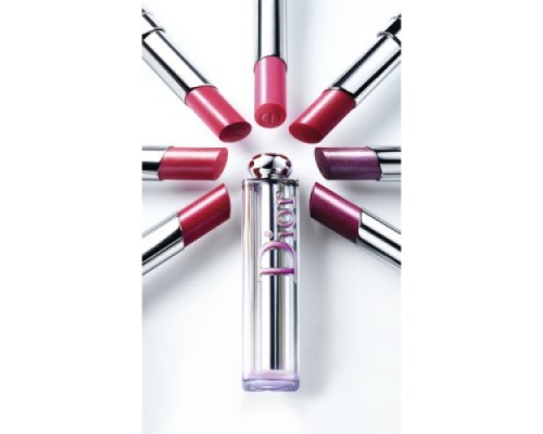 ディオール アディクト ステラー シャイン」で輝く唇に！潤いたっぷり