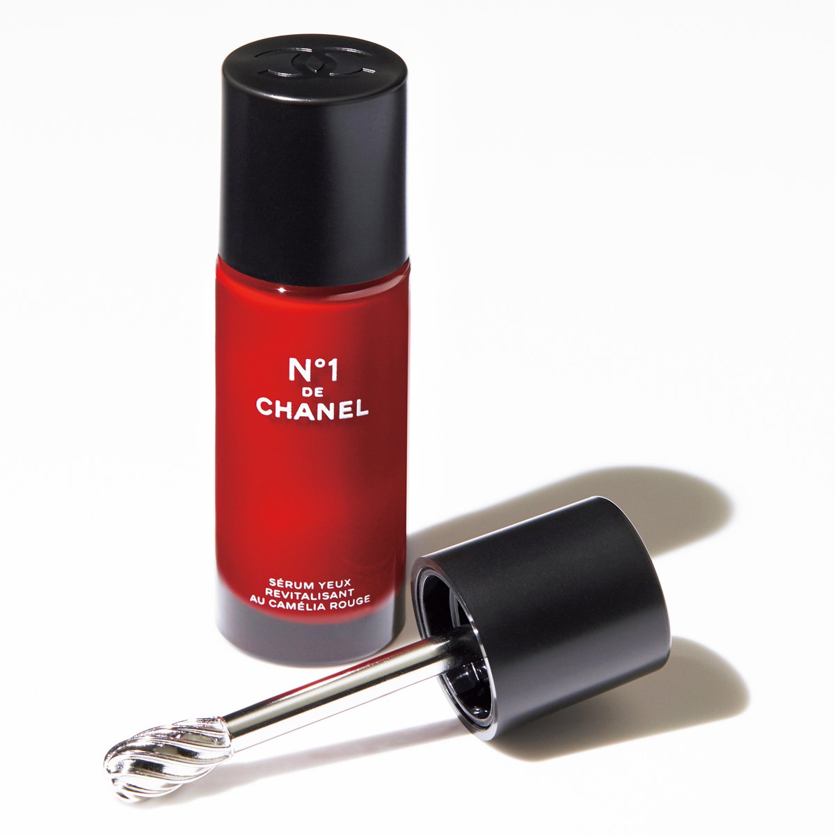 N°1 ドゥ シャネル」シリーズより待望のアイケアが誕生！ 現代的な目も