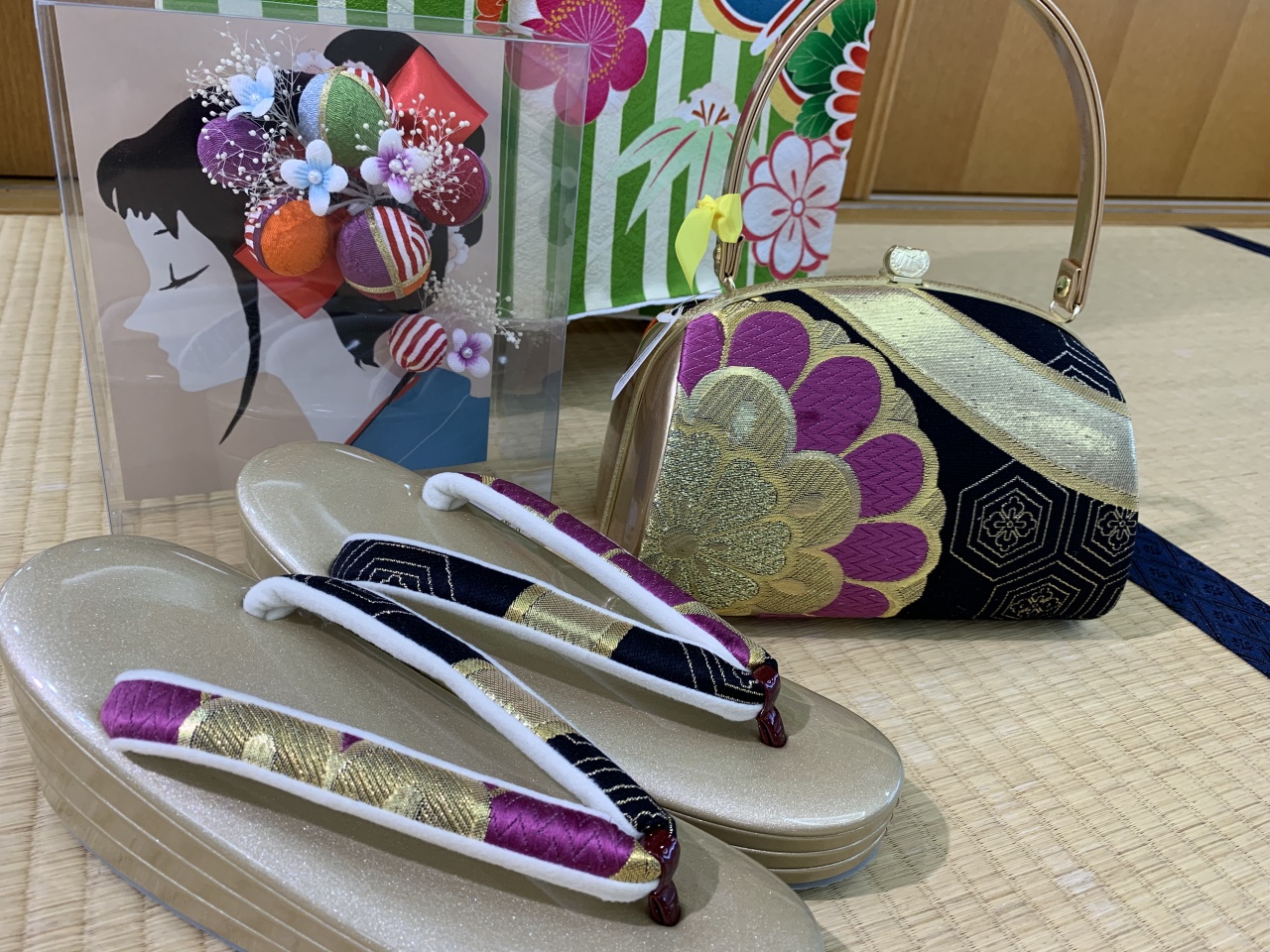 成人式振袖小物入荷しました♪草履バック・髪飾りでコーディネイトしま