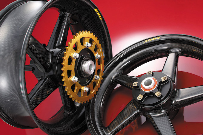 ダエグ用の0mmオフセット仕様登場 カーボン独自の走りを体感せよ