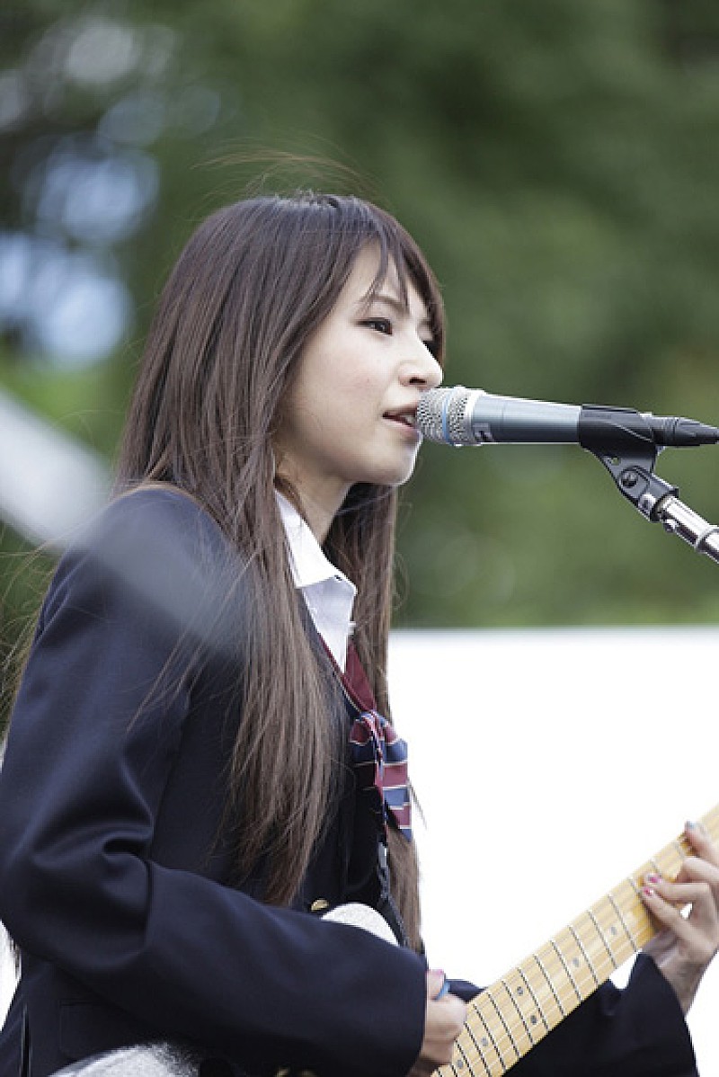 SCANDAL 久々の制服姿で凱旋ライブ、来年春には夢の大阪城ホール公演