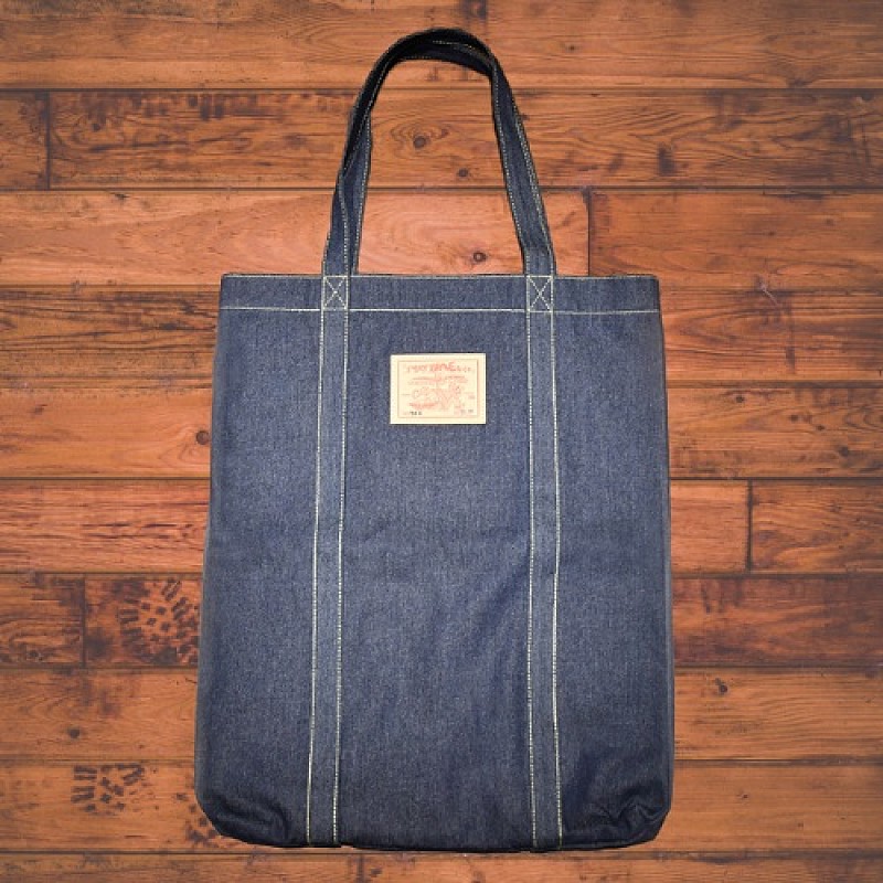 草なぎ剛のヴィンテージデニム展【STAY BRAVE】、書籍／Tシャツ／缶