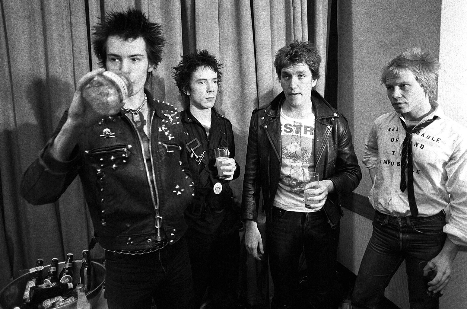 Sex Pistols Aim to Give Queen Elizabeth's Jubilee a Touch of Punk