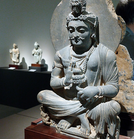 第386回 ガンダーラ仏 菩薩の見分け方を知る －平山郁夫シルクロード