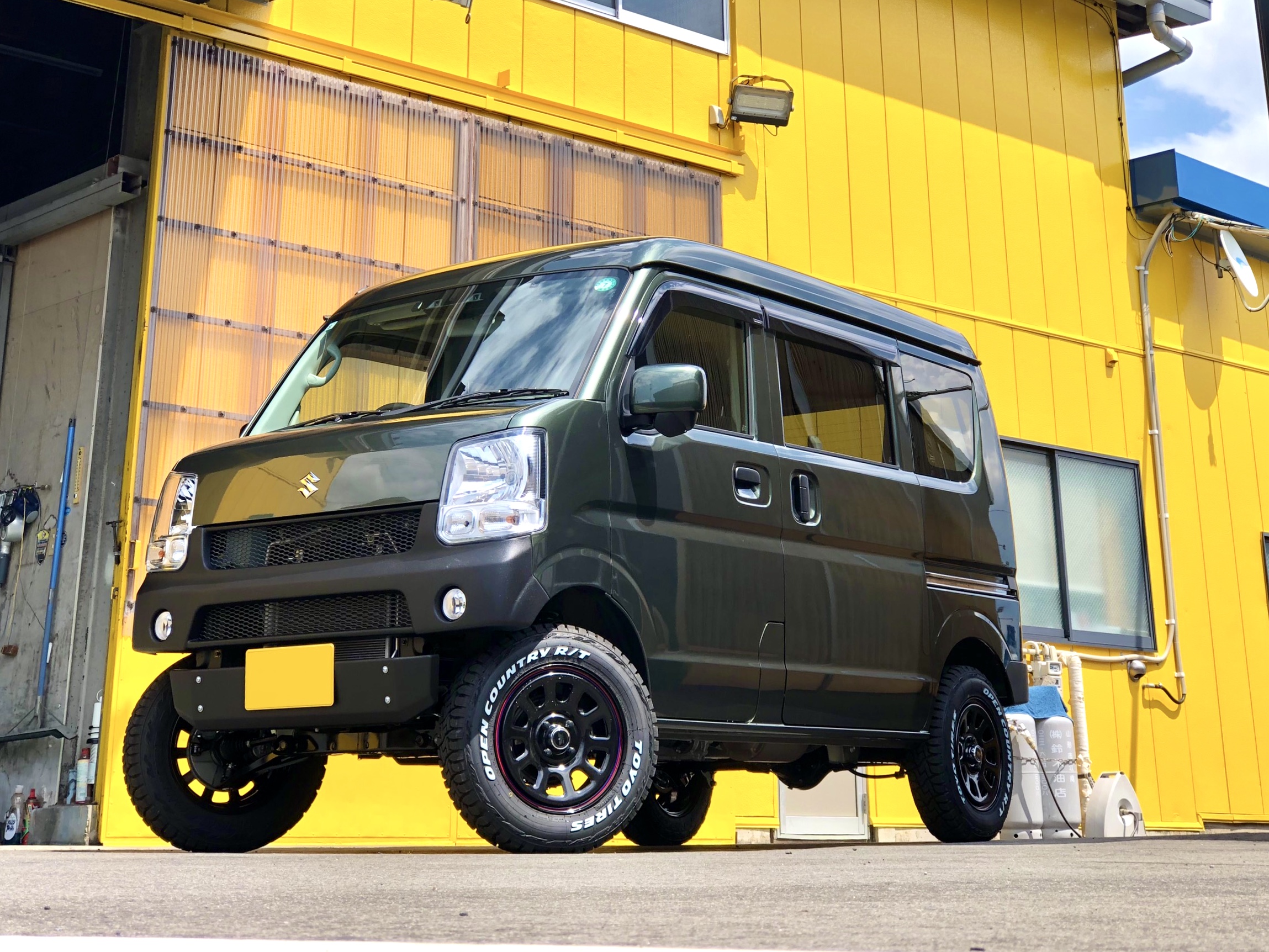 エブリイ40mmリフトアップ！ | カスタムカー製作、新車・中古車販売