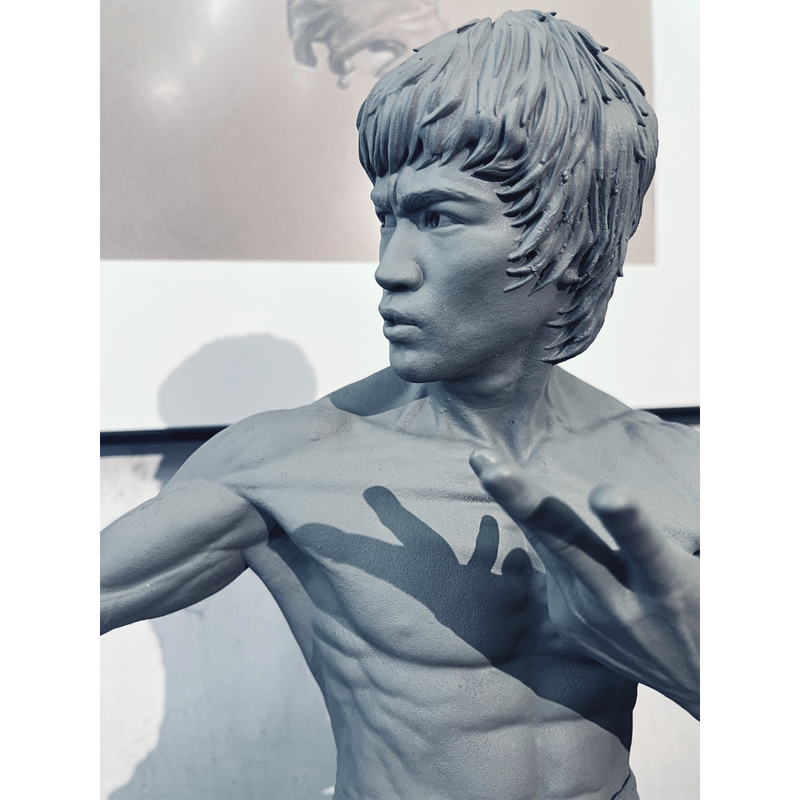 如水」ブルース・リー(李小龍)半身彫刻 馬富強先生の作品 – Bruce Lee Club