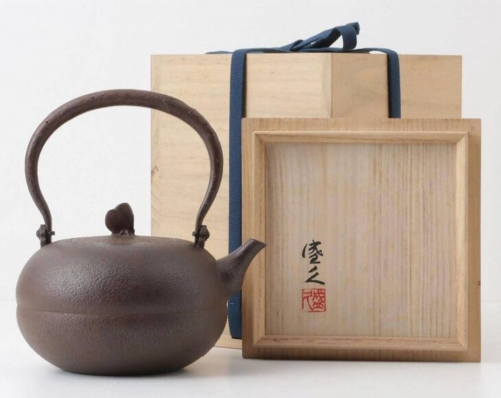 釜師 鈴木盛久 造 平丸形 鉄瓶 共箱 煎茶道具 ｜骨董品買取・和楽器