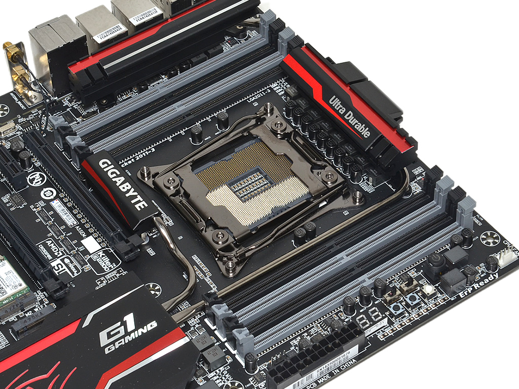 GIGABYTEのありったけを詰め込んだ、フラッグシップゲーミングマザー