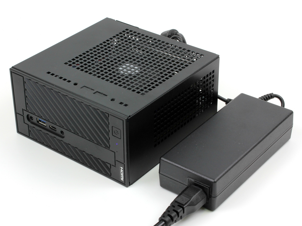 GPU性能に自信あり。Mini-STX初のRyzen対応ベアボーンキットASRock