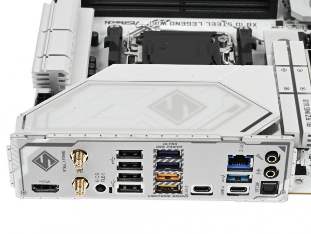 Ryzen 7 9800X3DのOCにも対応する堅牢設計のホワイトマザーボード