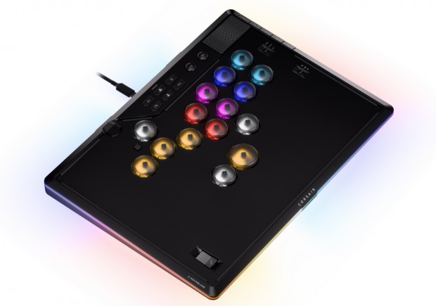 CORSAIR、独自磁気スイッチ採用のレバーレスコントローラ「Novablade