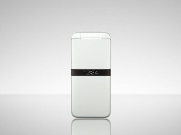 ドコモ、見やすく頑丈な折りたたみケータイ「DIGNO ケータイ KY-42C