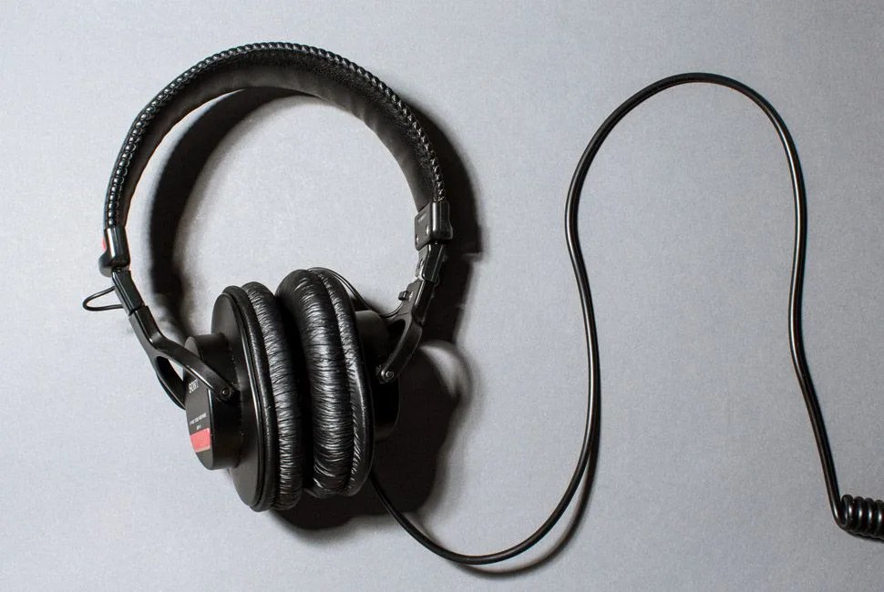 Sony MDR-V6 Review: Headphones That Span a Generation | Gear Patrol