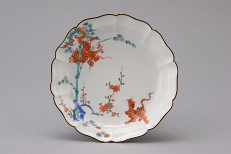 色絵龍虎文輪花皿 いろえ りゅうこもん りんかさら – 石井コレクション