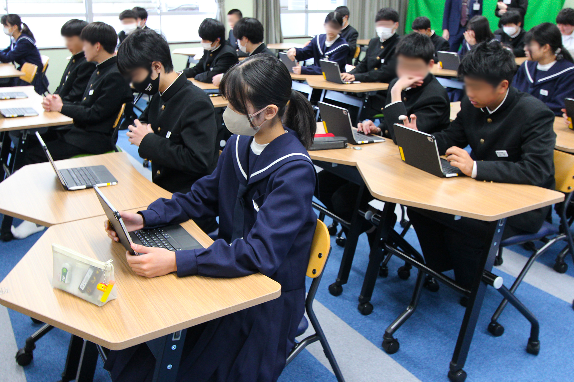 紀美野町立野上中学校｜アクティブラーニング教室関連｜導入事例｜株式