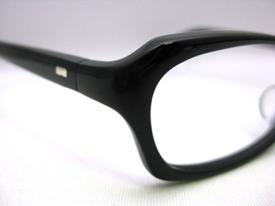 アンジェラ・アキも愛用～原宿・オプティシャン ロイドの人気メガネが