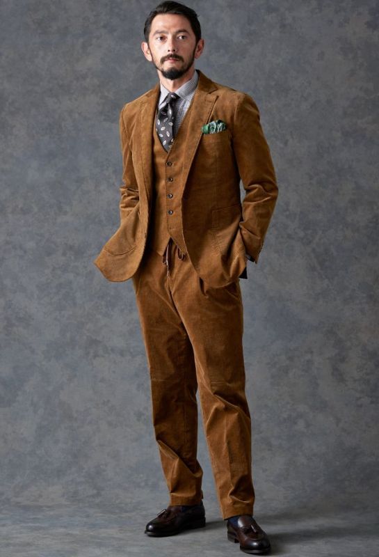 ブラウン(メンズ)のオーダースーツ着こなし一覧｜オーダースーツなら