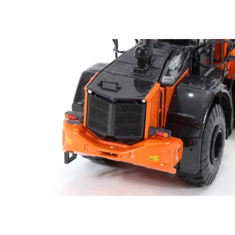 HITACHI ZW310-7 wheel loader /1:50 TMC