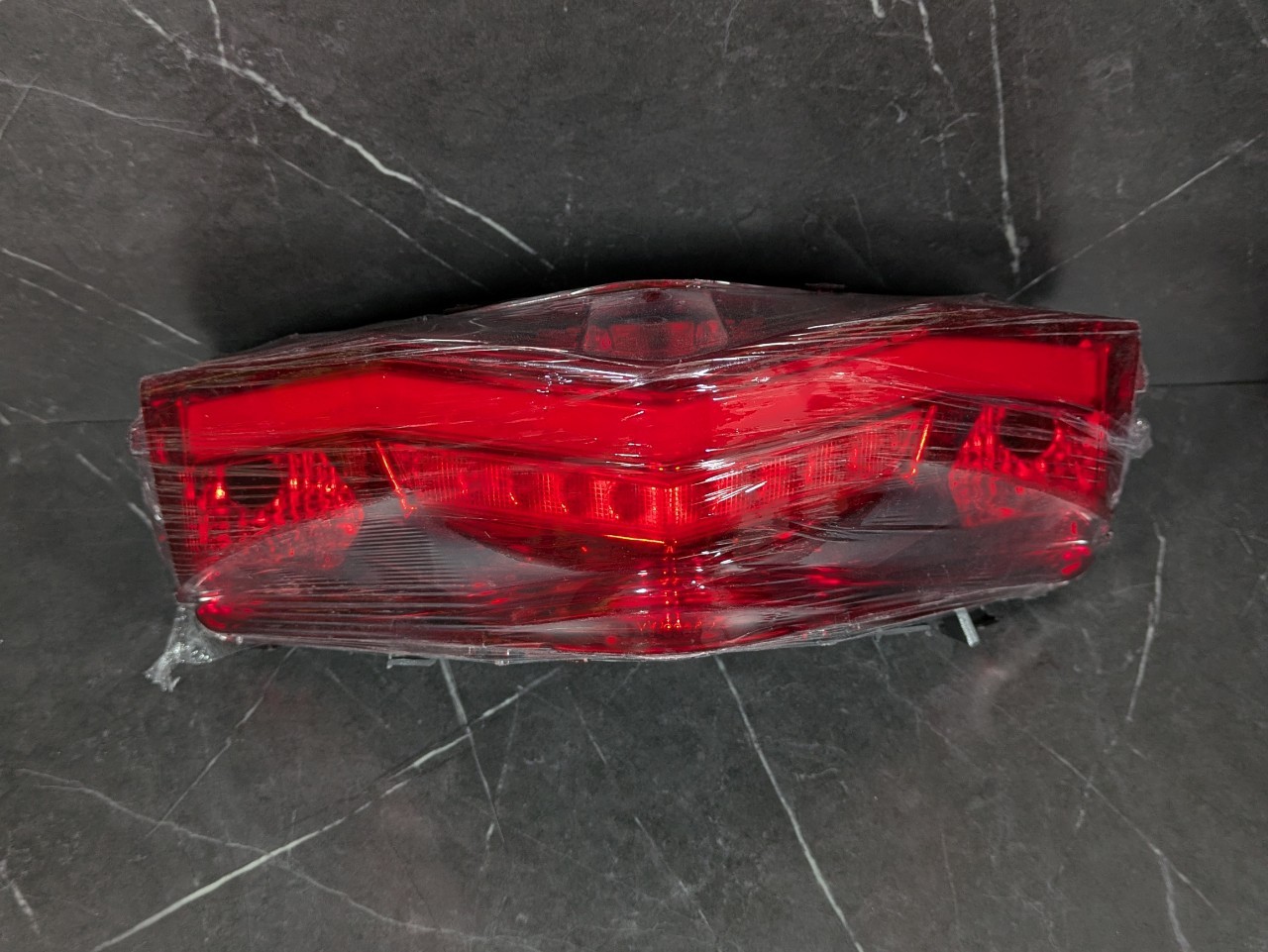純正タイプライトレッドテールASSY｜4型シグナスX専用 高品質テール