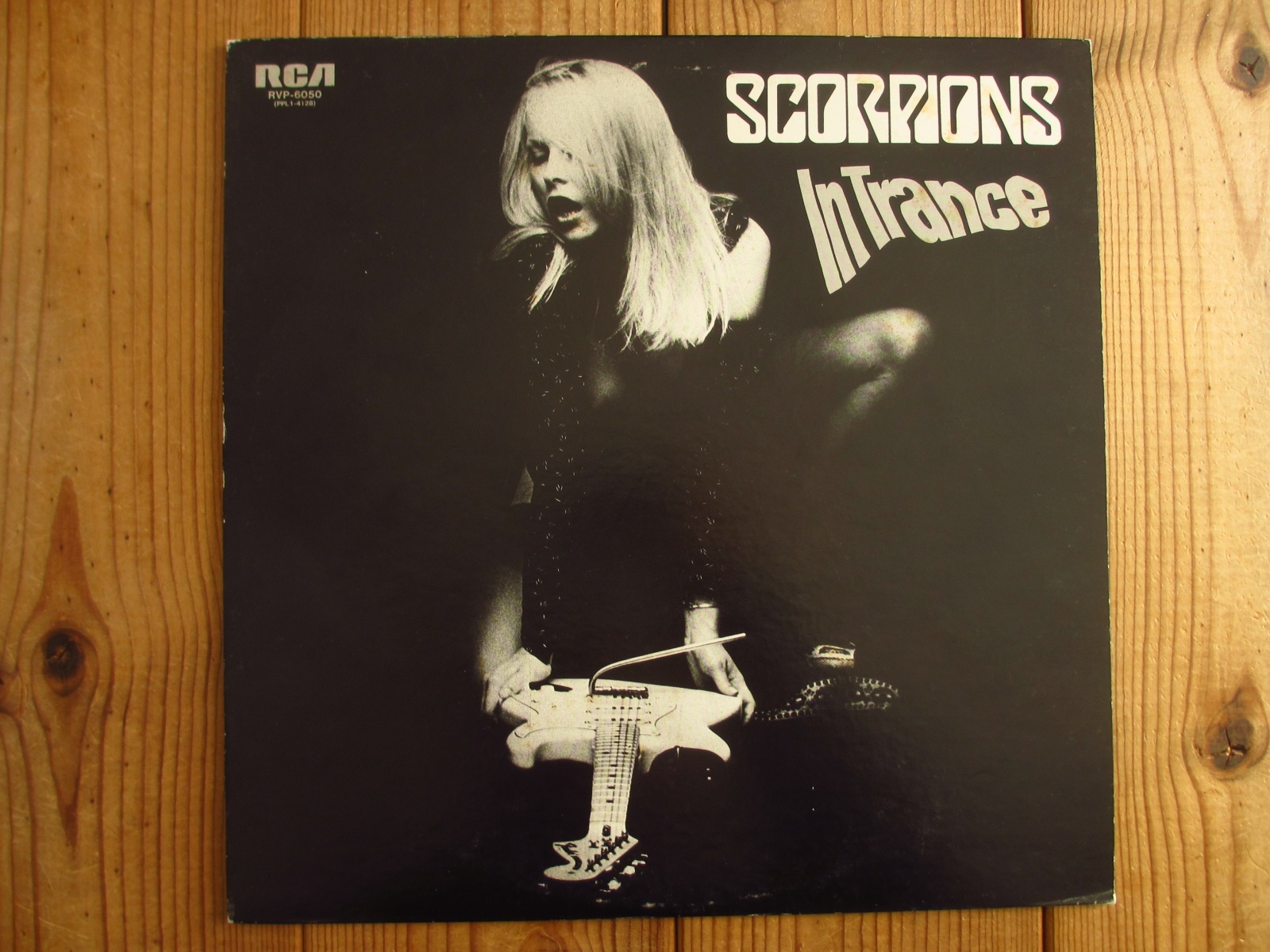 Scorpions / In Trance ~ 復讐の蠍団 ~ - Guitar Records