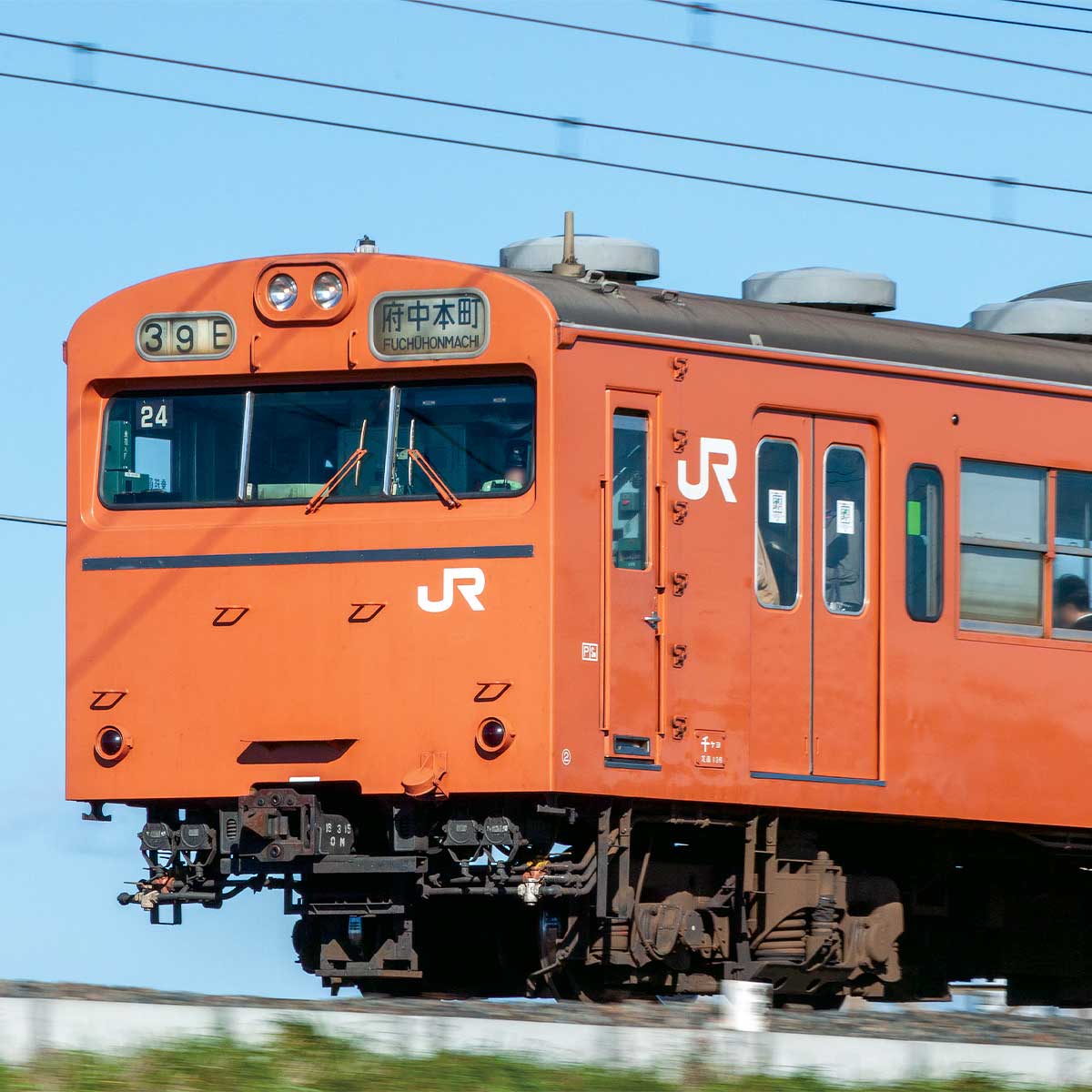 18022＞国鉄（JR）103系＜新製冷房車・オレンジ＞増結用モハ2両ボディ