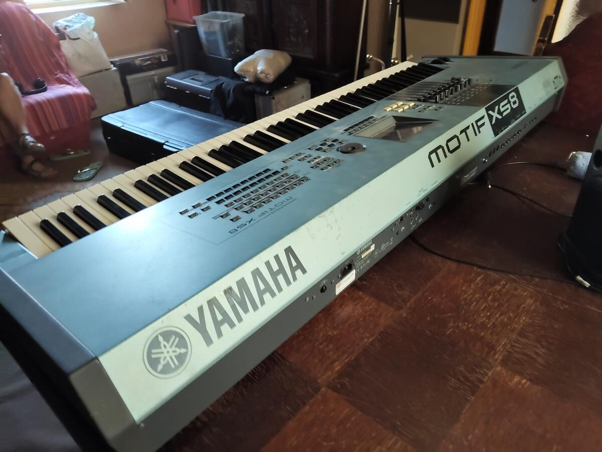 yamaha-motif-xs8.jpg