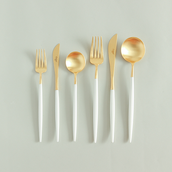 クチポールのカトラリー/ホワイト デザートスプーン