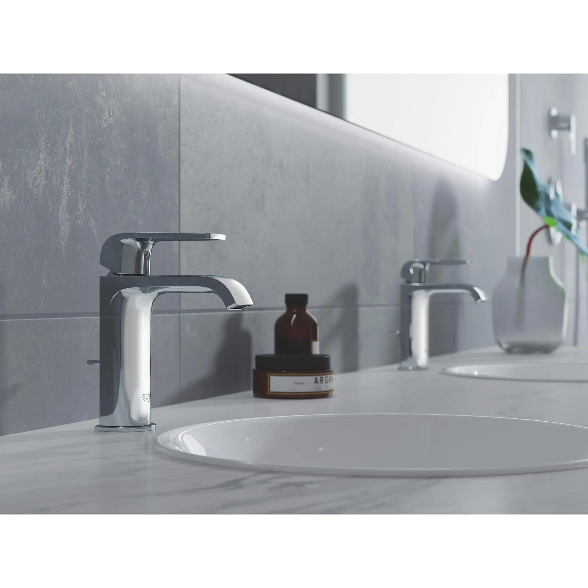 Single Hole Single-Handle S-Size Bathroom Faucet 4.5 L/min (1.2 gpm)
