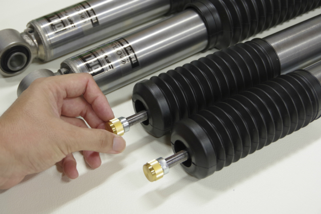 OHLINSショックアブソーバートランポモデル：トヨタ 200系ハイエース