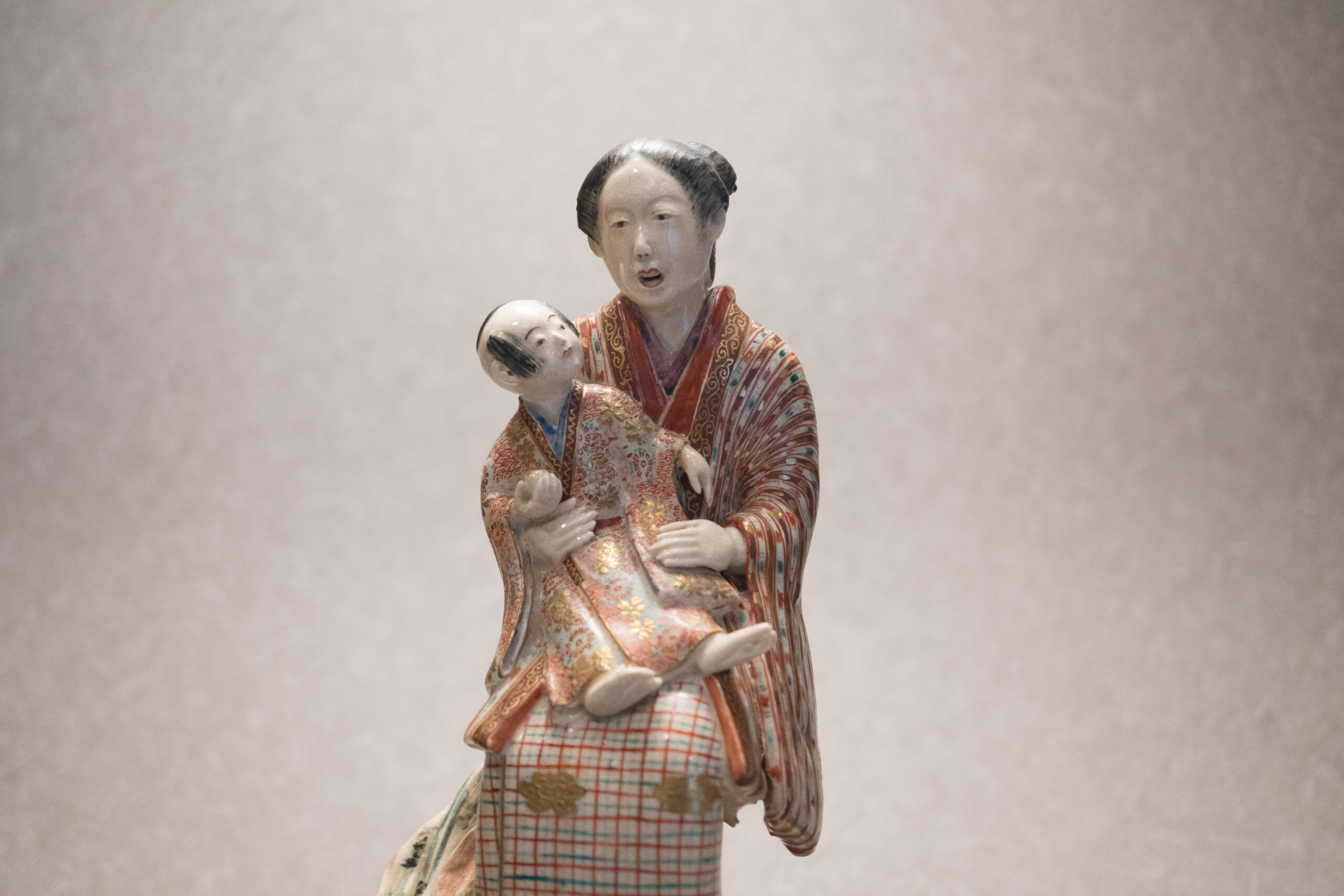 十二代沈壽官 母子像（薩摩焼） | 人形ミュージアム
